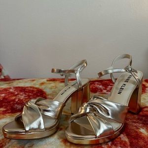 Anne Klein Valma Platform Sandal 👡 🌟